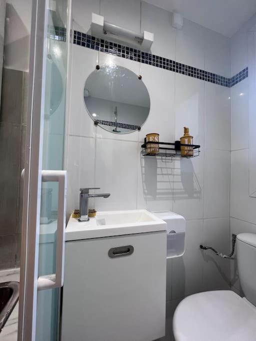 Studio A Deux Pas De Paris Appartement Levallois-Perret Buitenkant foto